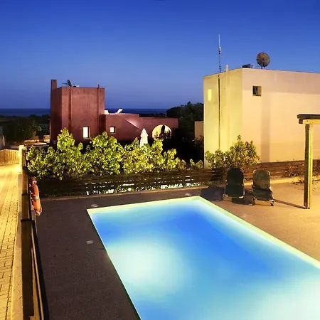 Blue Sky Villas 别墅 根纳迪